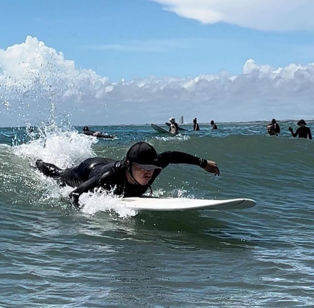 サーフィンスクール開催中🏄🏻‍♀️🏄🏻‍♂️